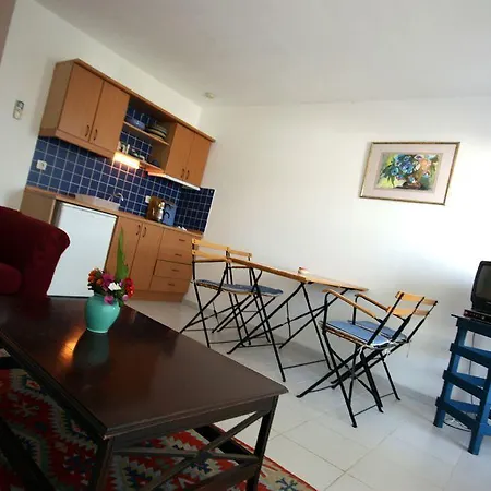 Emelce Apart 3*