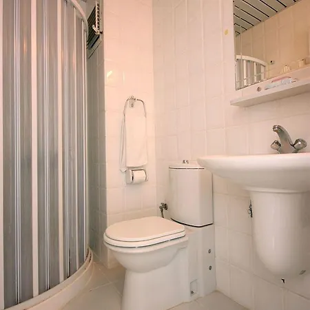 Emelce Apart Aparthotel 2*