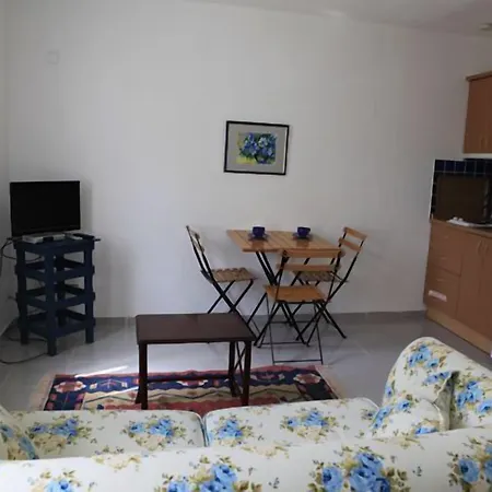 Emelce Apart 3* Бодрум