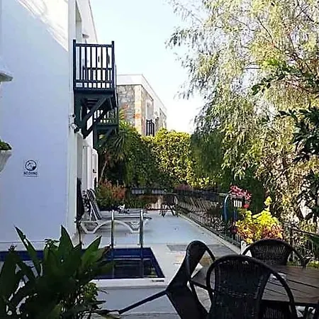 Emelce Apart 3* Бодрум