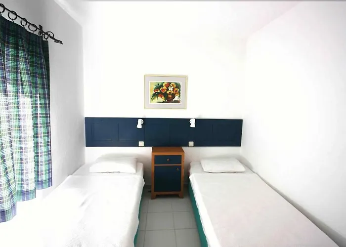 아파트호텔 에멜체 3*